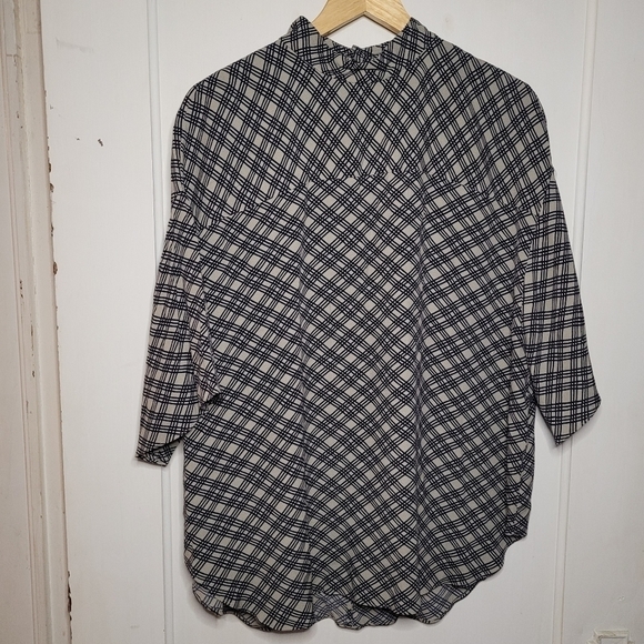 ZARA Flowy Plaid Blouse, Key Hole Style in Back Large - Picture 2 of 6